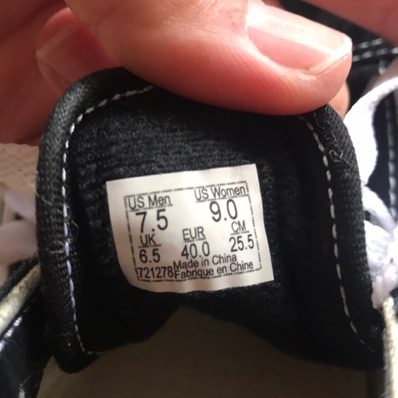 Vans - Picture 3 of 4